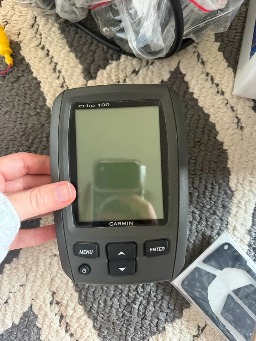 garmin Echo 100 Fishfinder in black